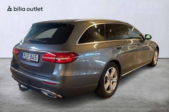 Mercedes-Benz E200 7 of 26
