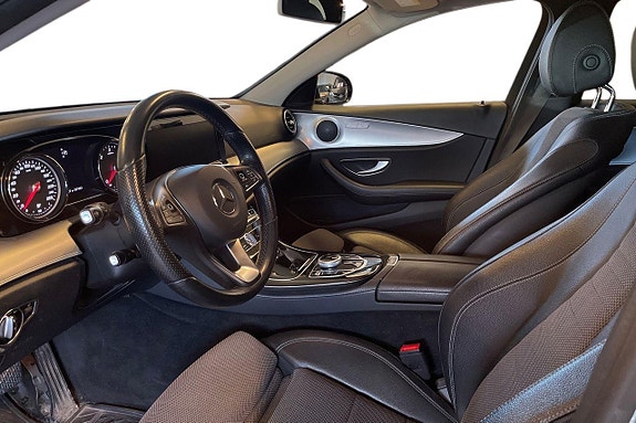 Mercedes-Benz E200 9 of 26