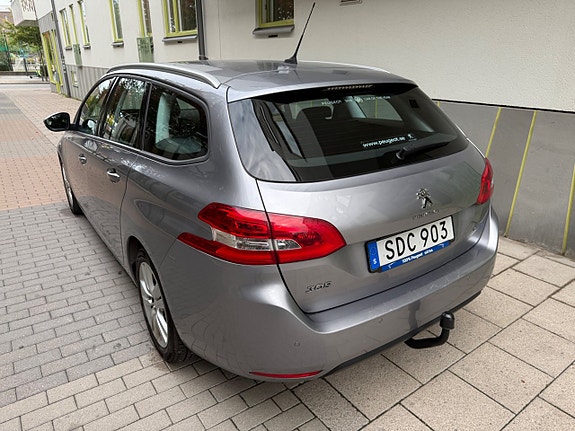 Peugeot 308 SW 8 of 21