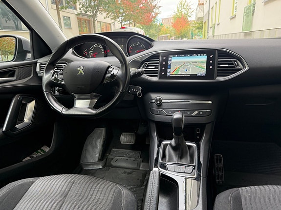Peugeot 308 SW 19 of 21
