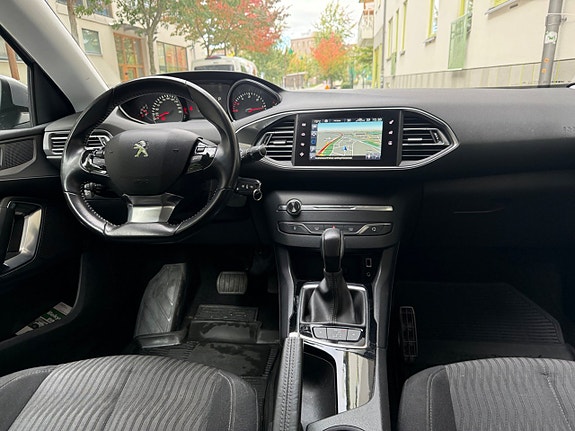 Peugeot 308 SW 21 of 21