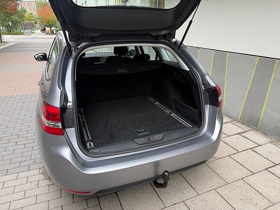 Peugeot 308 SW 11 of 21