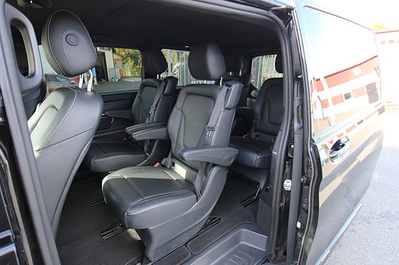 Mercedes-Benz V250 16 of 18