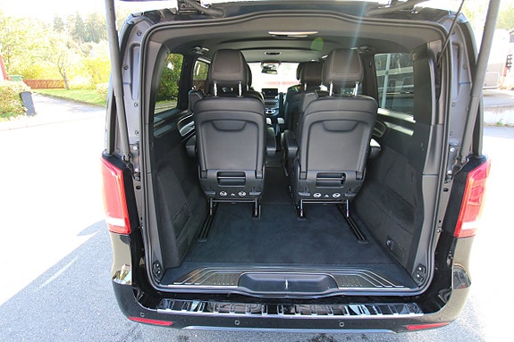 Mercedes-Benz V250 18 of 18