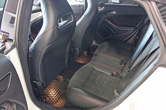 Mercedes-Benz CLA220 d 4 of 16