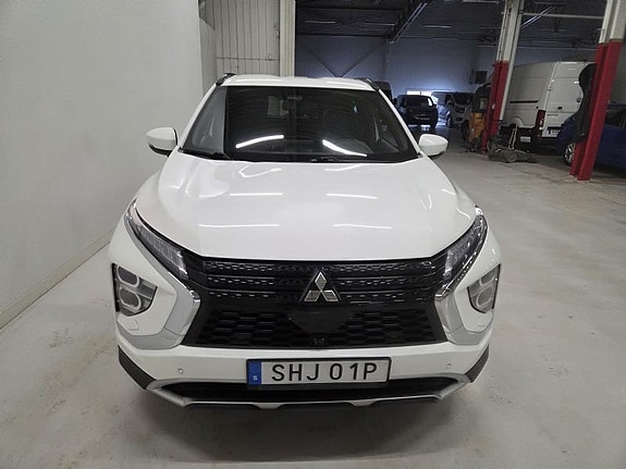 Mitsubishi Eclipse Cross 2 of 10