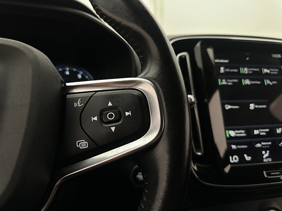 Volvo XC40 17 of 30