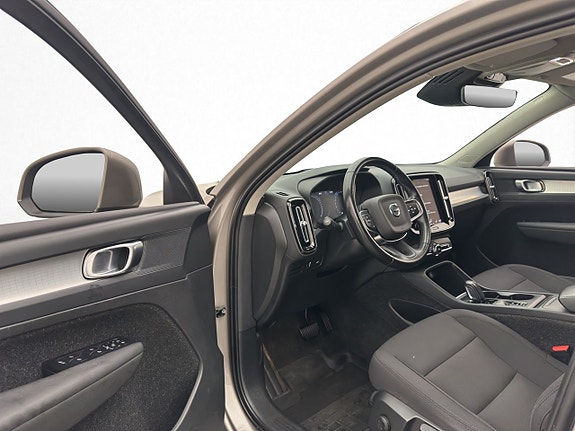 Volvo XC40 11 of 30