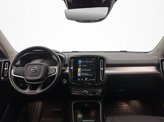 Volvo XC40 14 of 30
