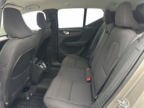 Volvo XC40 28 of 30