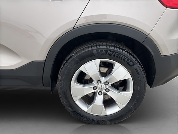 Volvo XC40 30 of 30