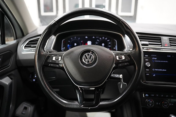 Volkswagen Tiguan 10 of 23