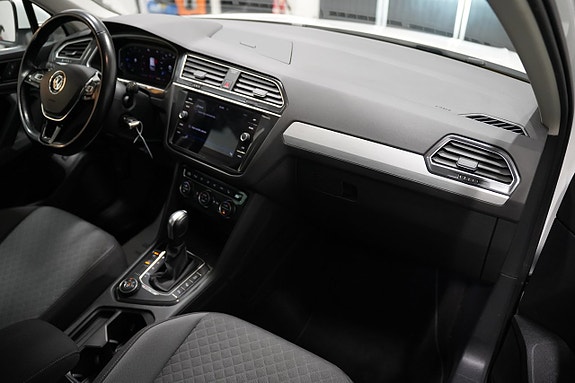 Volkswagen Tiguan 8 of 23