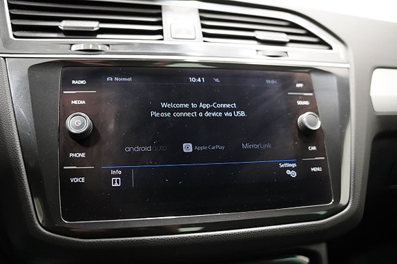 Volkswagen Tiguan 16 of 23