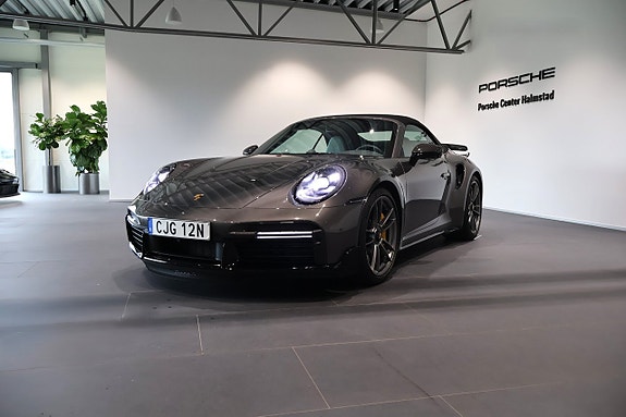 Porsche 911 Turbo S 2 of 22