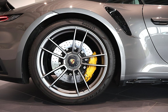 Porsche 911 Turbo S 11 of 22