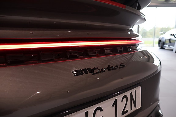 Porsche 911 Turbo S 9 of 22