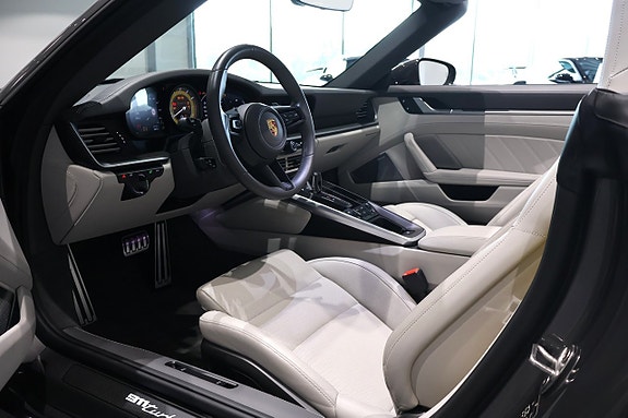 Porsche 911 Turbo S 15 of 22