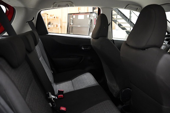 Toyota Yaris 17 of 18