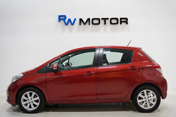 Toyota Yaris 3 of 18