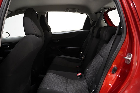 Toyota Yaris 16 of 18