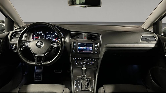 Volkswagen Golf Alltrack 7 of 9