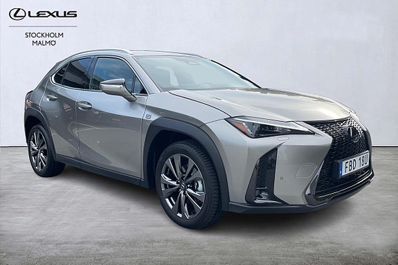 Lexus UX300h 18 of 24
