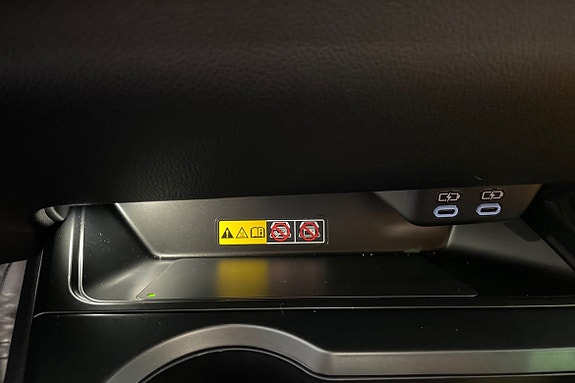 Lexus UX300h 19 of 24