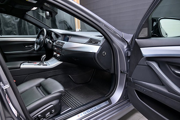 BMW M550d 14 of 30