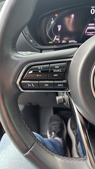 Mazda CX-80 14 of 30