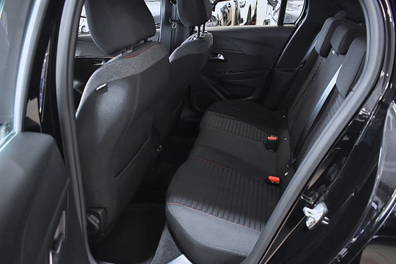 Peugeot 208 8 of 16