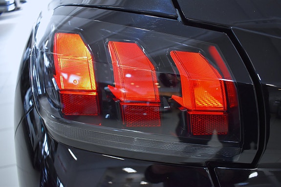 Peugeot 208 15 of 16