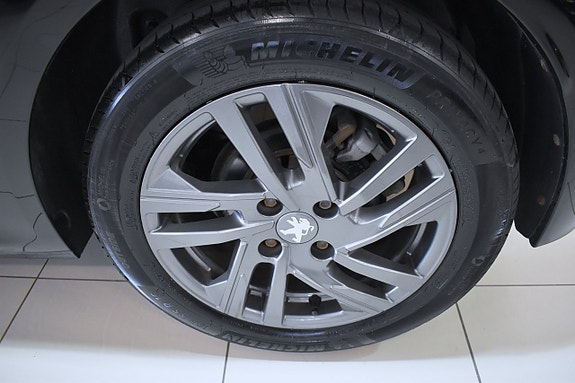 Peugeot 208 16 of 16