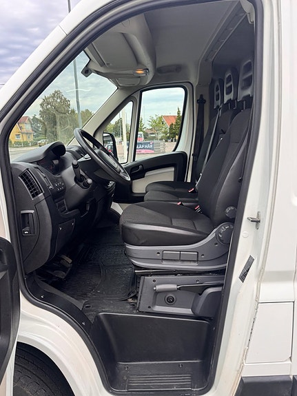 Peugeot Boxer 11 of 16