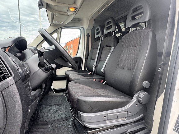 Peugeot Boxer 12 of 16