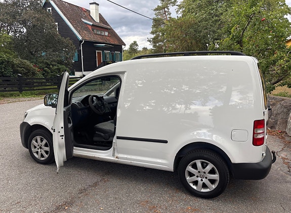 Volkswagen Caddy 2 of 6