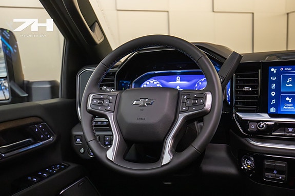 Chevrolet Silverado 2500 8 of 28