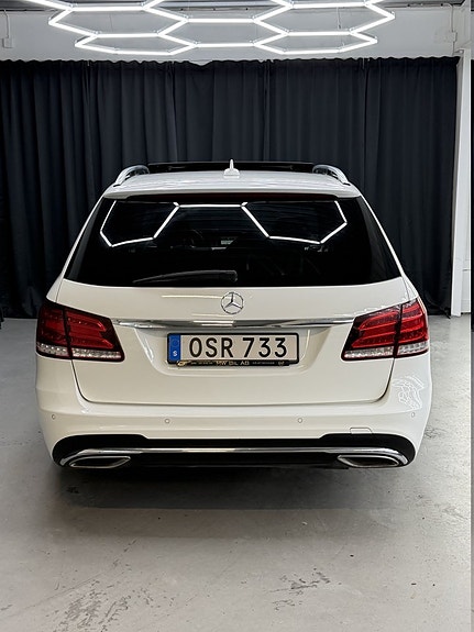 Mercedes-Benz E350 9 of 13