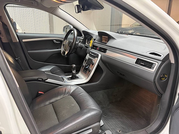 Volvo V70 9 of 9