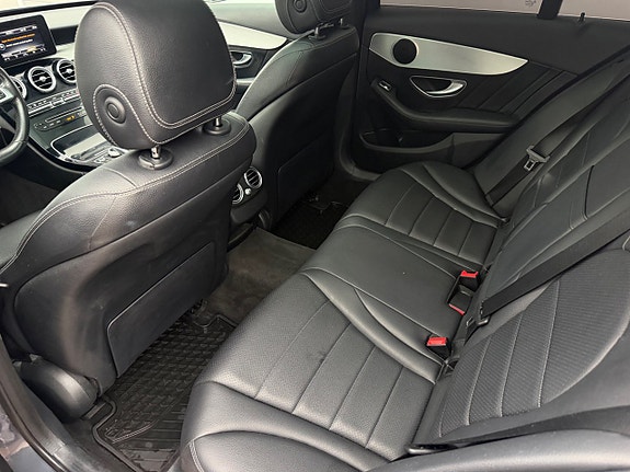 Mercedes-Benz C220 d 15 of 16
