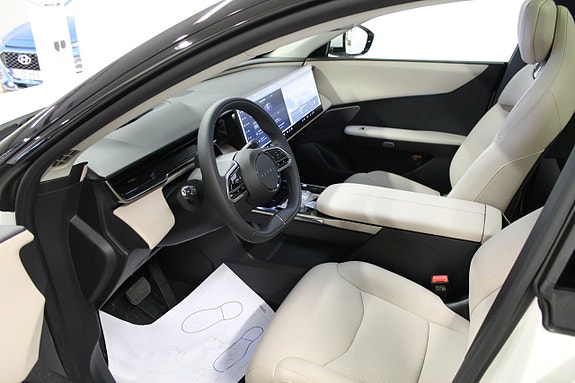 Mazda CX-6e 8 of 10