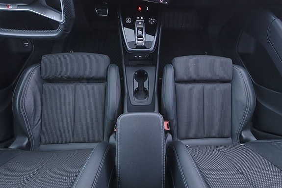 Audi Q4 e-tron 10 of 26