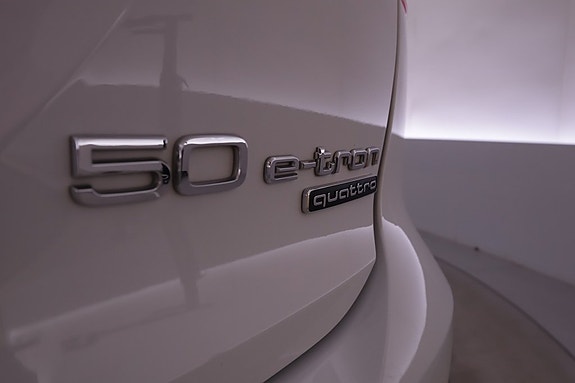Audi Q4 e-tron 12 of 26