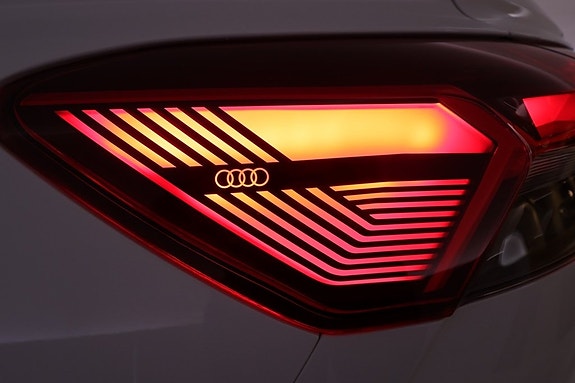 Audi Q4 e-tron 13 of 26