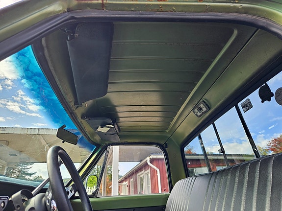 GMC C2500 10 of 13