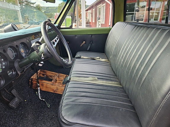 GMC C2500 8 of 13
