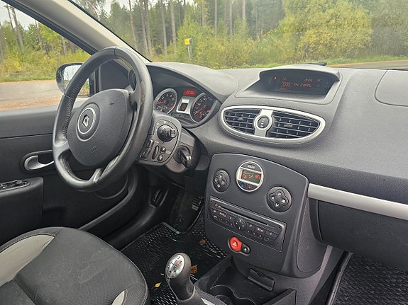 Renault Clio 6 of 7
