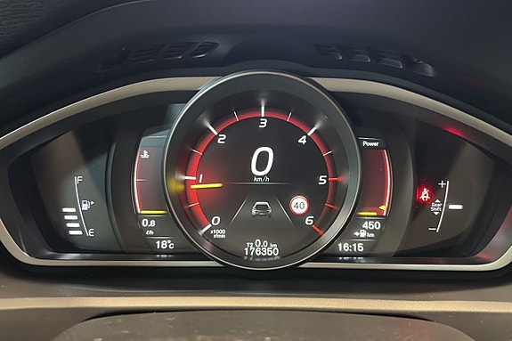 Volvo V40 Cross Country 16 of 24