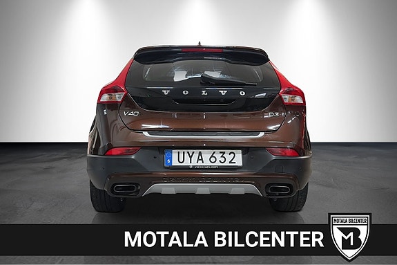 Volvo V40 Cross Country 7 of 24