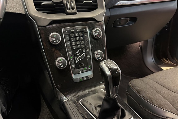 Volvo V40 Cross Country 18 of 24